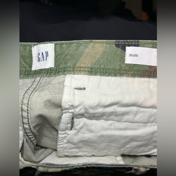 Gap Camo Cargo Pants - Picture 4 of 4